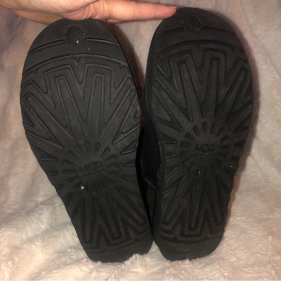UGG Short boot, black. SZ 7 - Picture 8 of 10